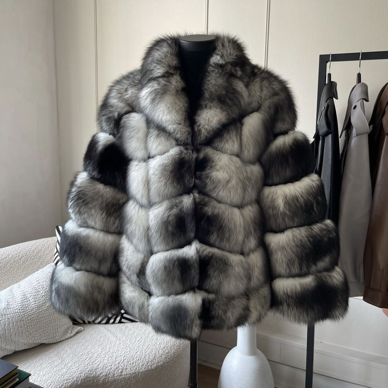 Grey-white mid-length coat reference with a full collar and long sleeves