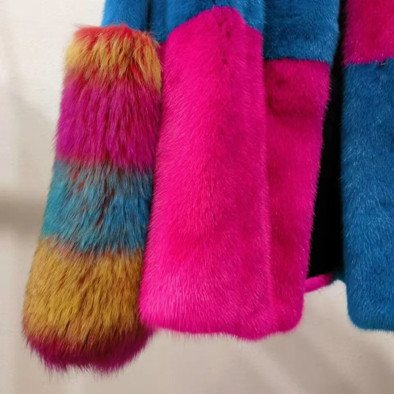 Multicolor sleeve detail thumbnail